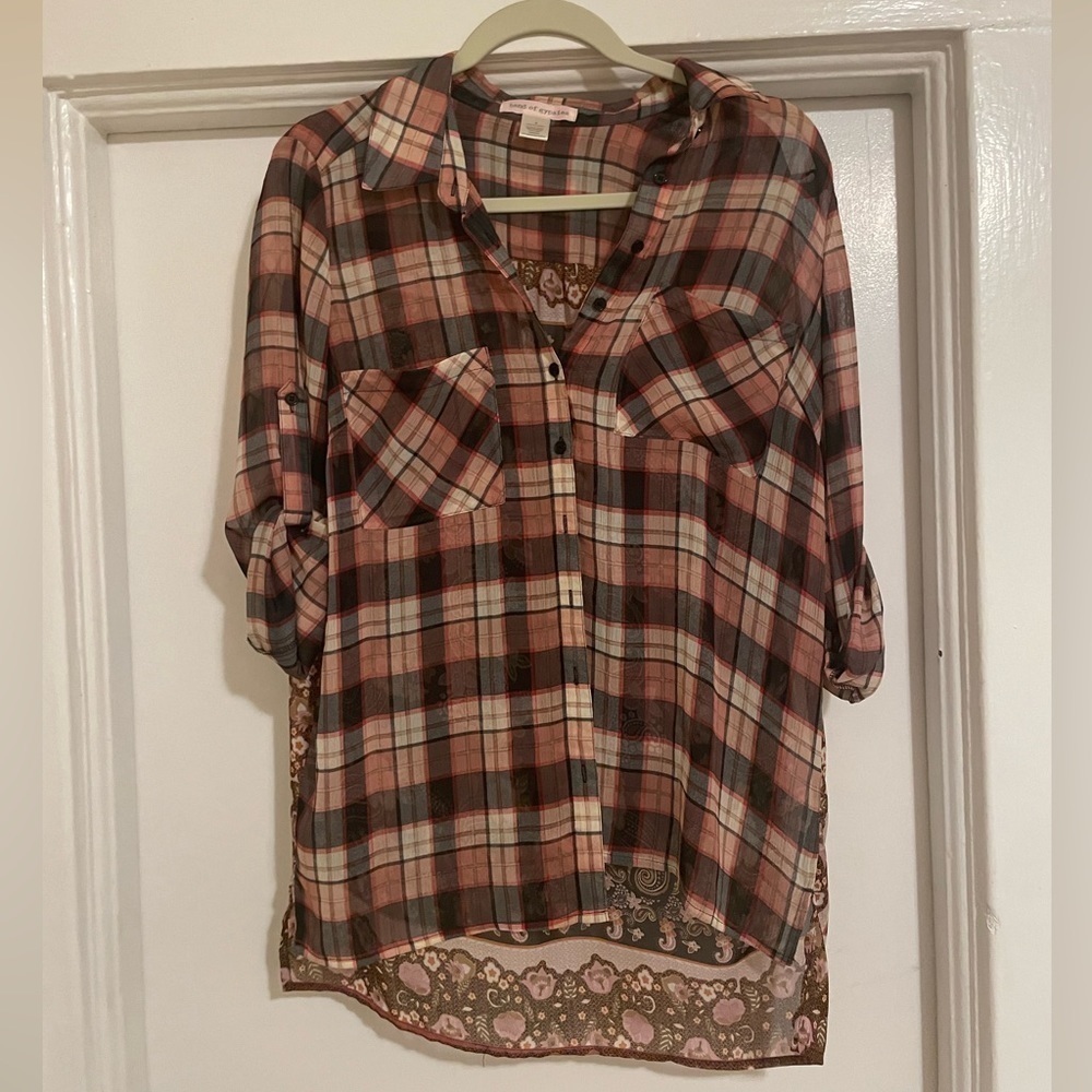 Band of gypsies plaid red, maroon and floral top size‎ Small